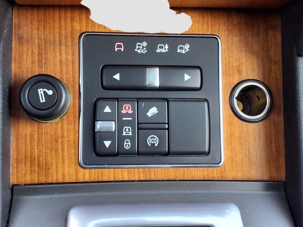 Used 2014 Land Rover LR4 HSE AWD/4WD image 19