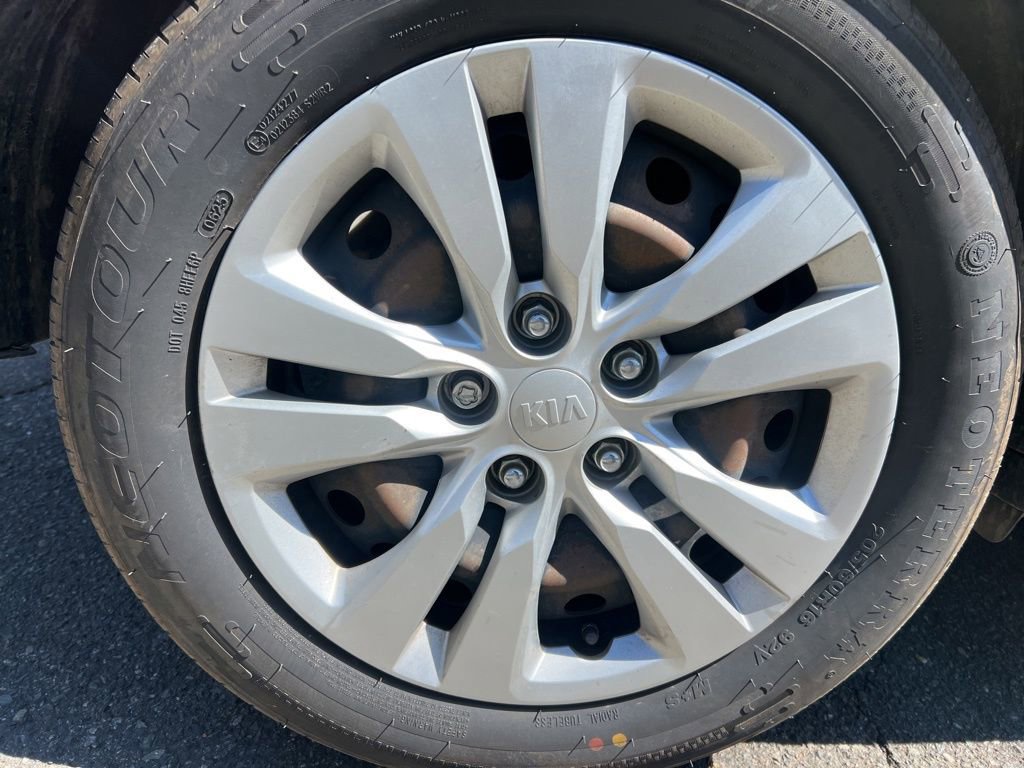 Used 2020 Kia Soul LX image 12