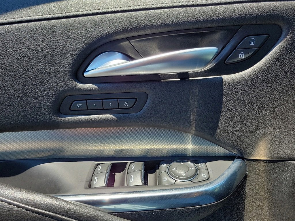 Used 2023 Cadillac XT4 Premium Luxury image 17