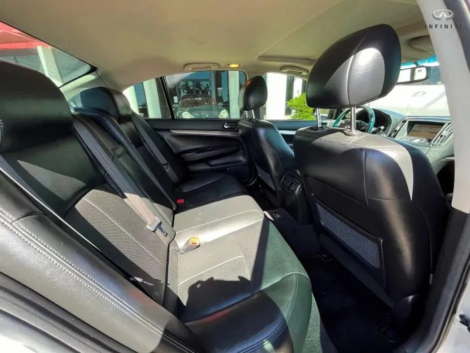 Used 2011 INFINITI G37 x Sedan w/ Premium Pkg AWD/4WD image 12