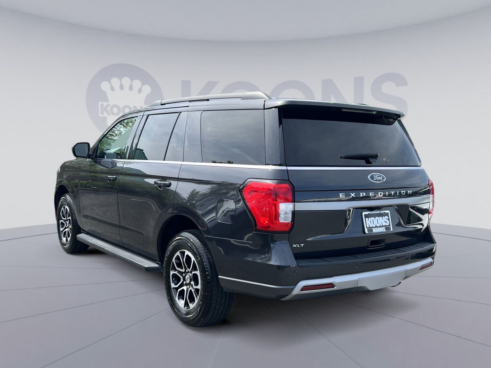 Used 2024 Ford Expedition XLT AWD/4WD image 8