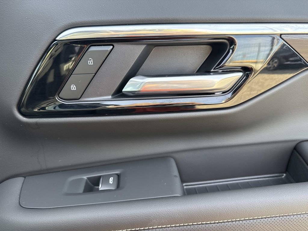New 2026 Chevrolet Suburban Premier w/ Sun And Tow Package RWD image 17
