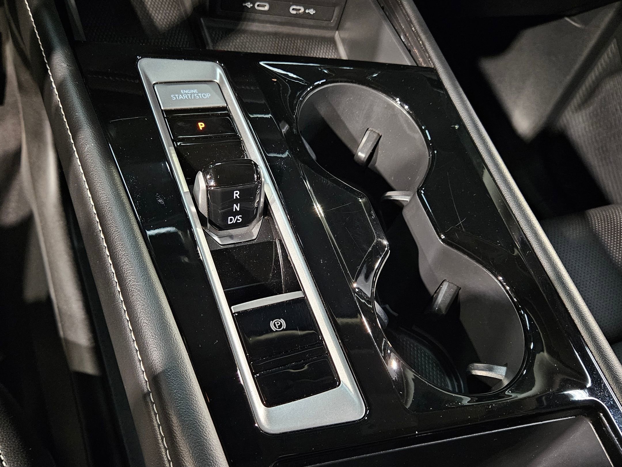 Used 2024 Volkswagen Atlas SE image 31