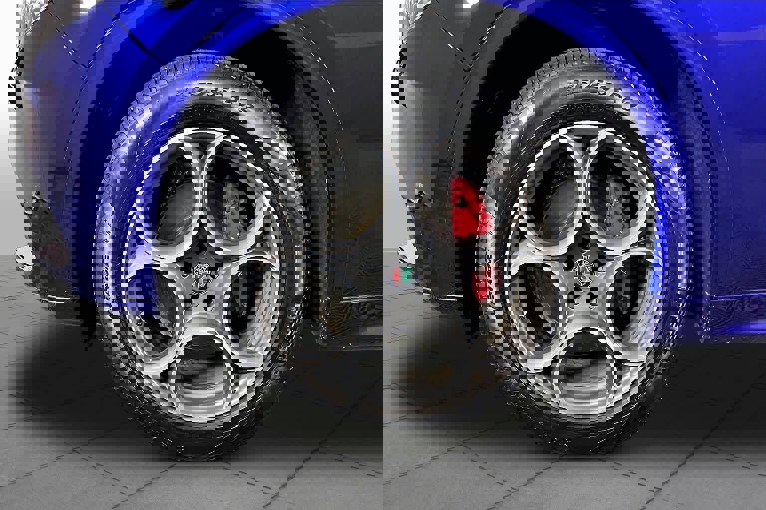 Used 2020 Alfa Romeo Stelvio Sport w/ Quick Order Package 22J Sport image 11