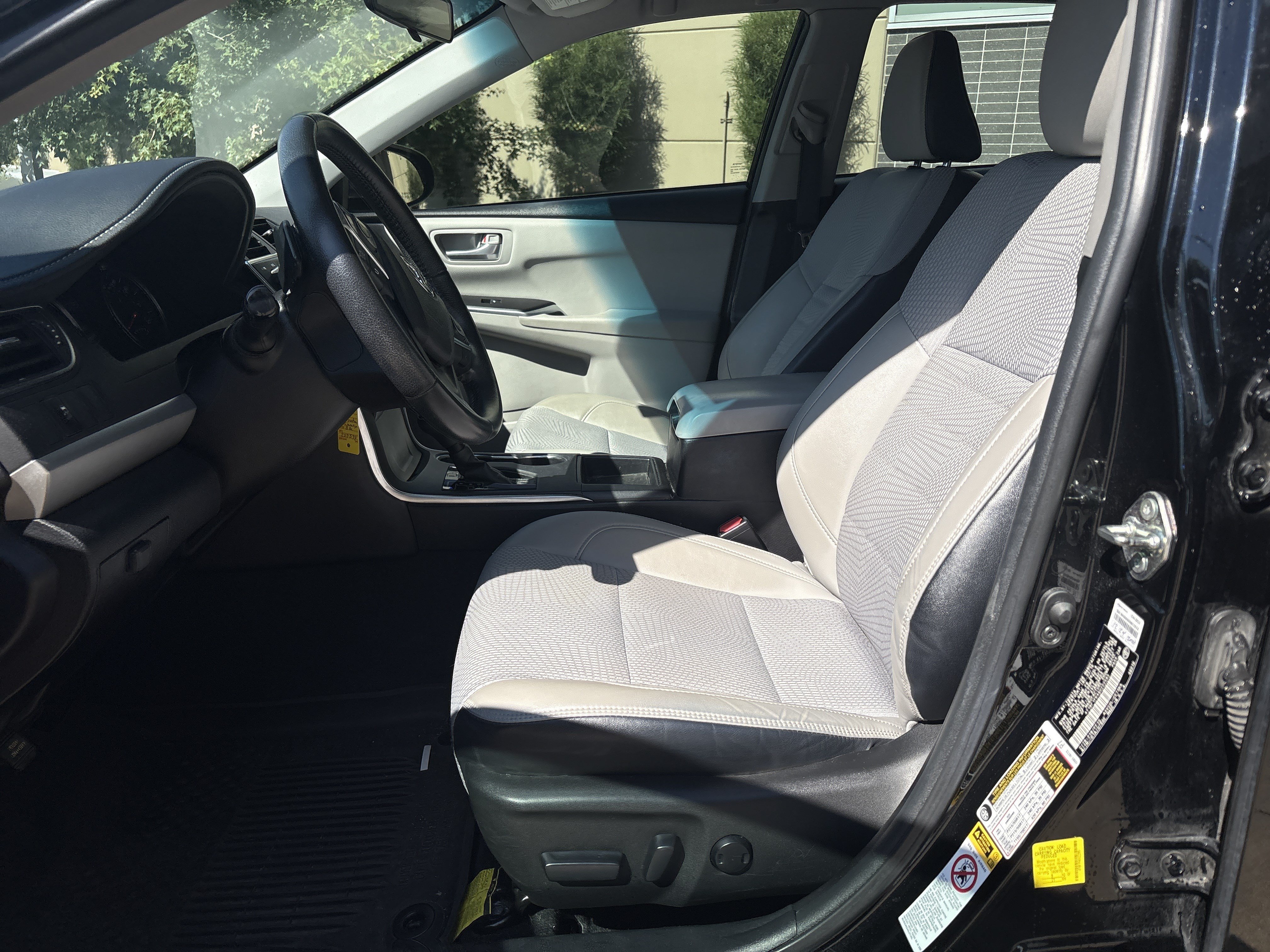 Used 2016 Toyota Camry SE FWD image 16