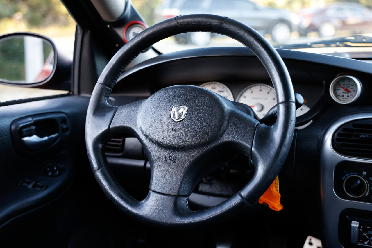 Used 2003 Dodge Neon image 25