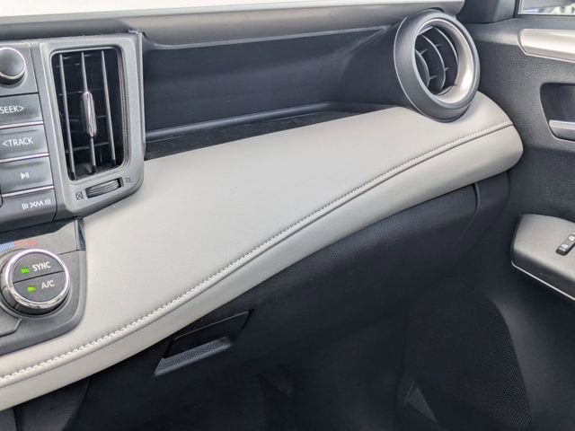 Used 2017 Toyota RAV4 XLE AWD/4WD image 20