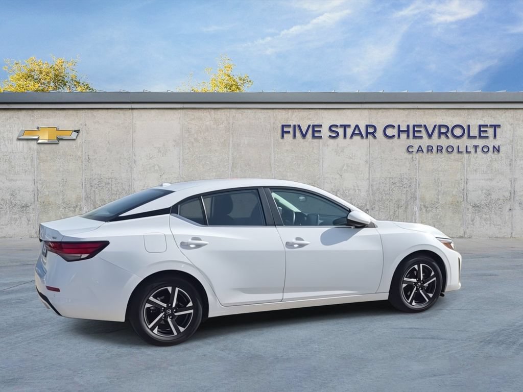 Used 2024 Nissan Sentra SV FWD image 9