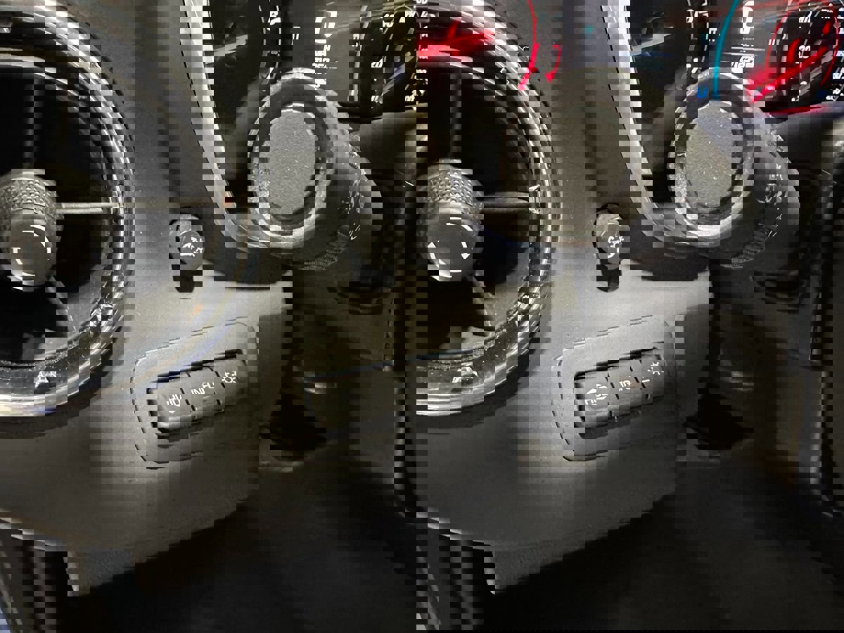 Used 2018 Chevrolet Camaro SS image 25