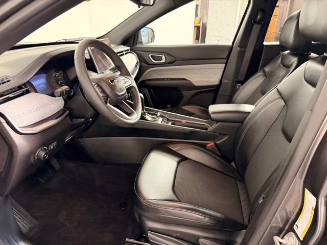 Used 2023 Jeep Compass Latitude image 18
