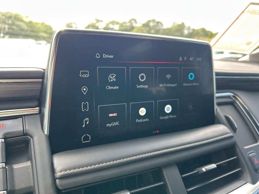 Used 2023 GMC Yukon SLT image 32