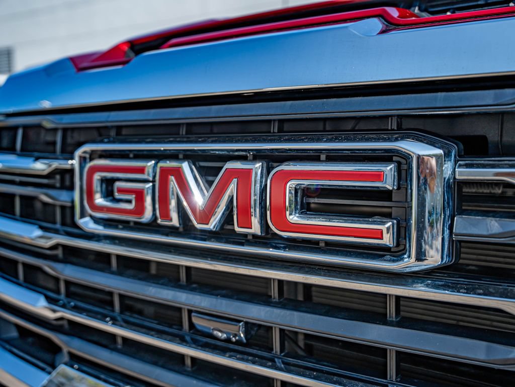 Used 2025 GMC Sierra 2500 SLT w/ SLT Premium Package AWD/4WD image 13