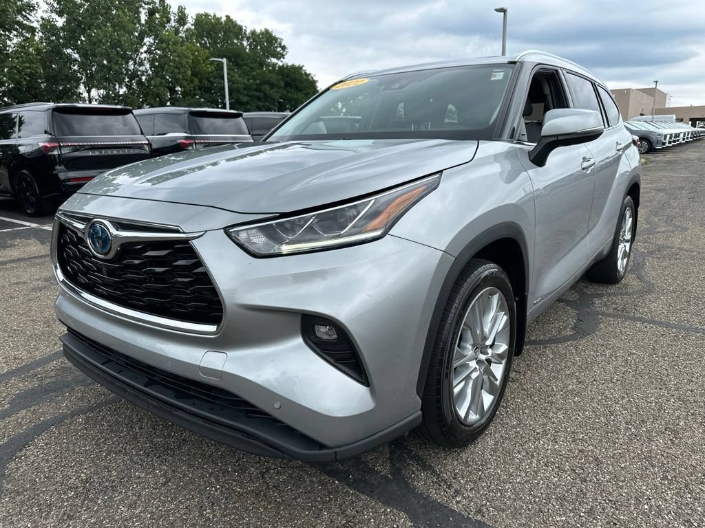 Used 2022 Toyota Highlander Limited AWD/4WD video 1