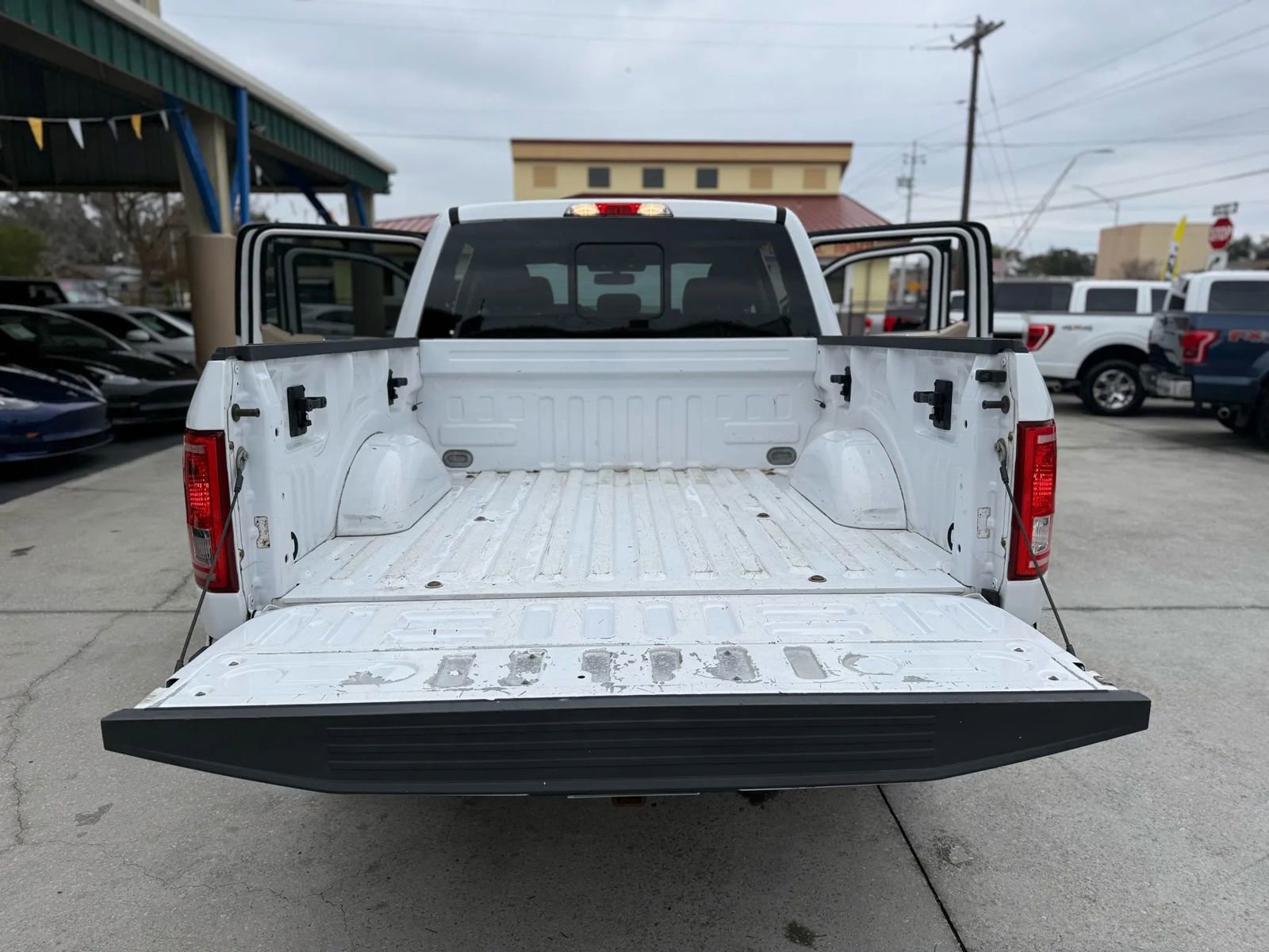 Used 2015 Ford F150 XLT w/ Equipment Group 302A Luxury AWD/4WD image 32