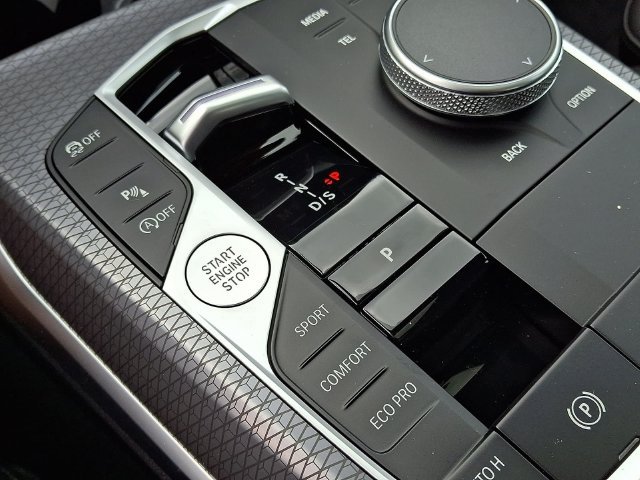 New 2026 BMW 330i xDrive Sedan w/ M Sport Package AWD/4WD image 13