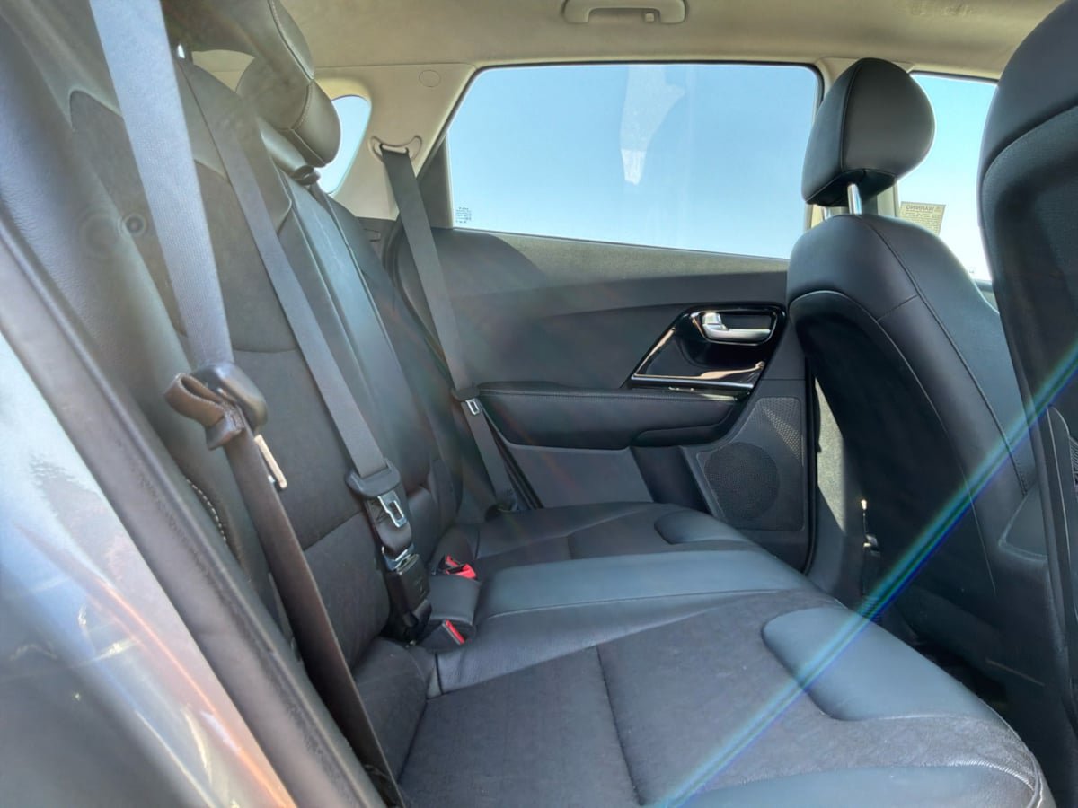 Used 2022 Kia Niro LXS FWD image 18