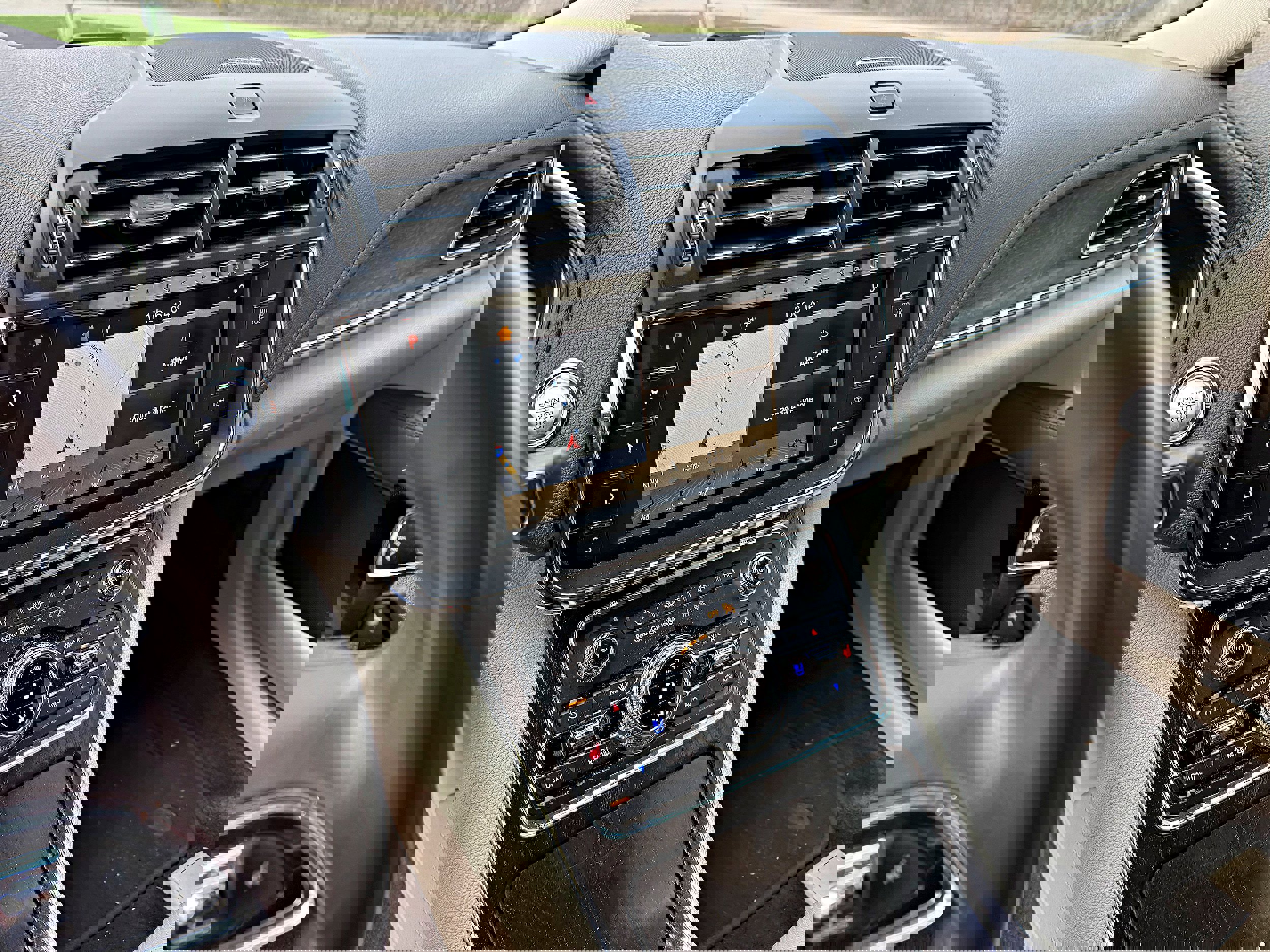 Used 2017 Lincoln Continental Reserve w/ Technology Package image 16