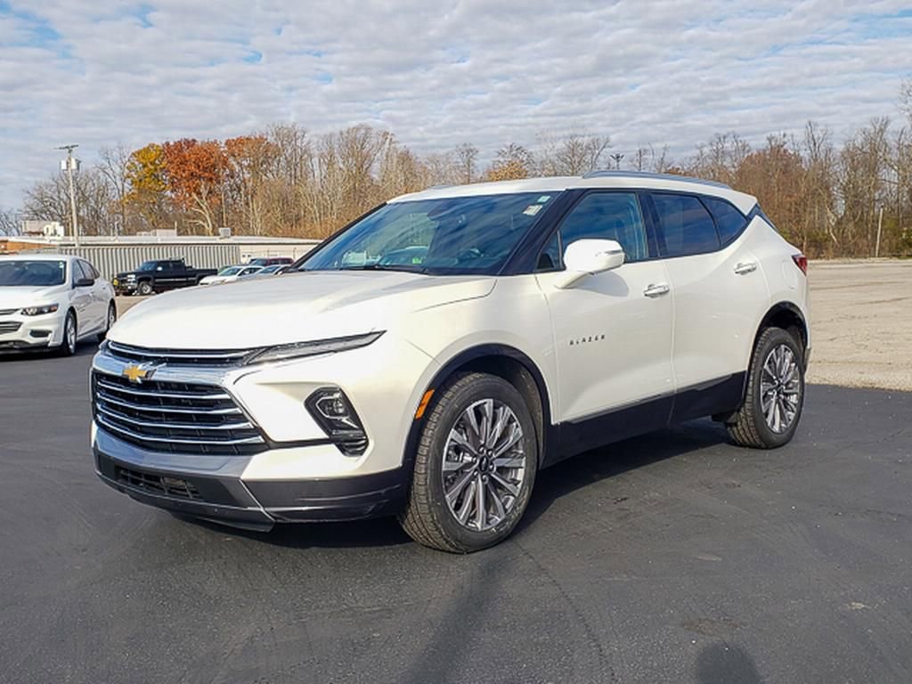 Used 2023 Chevrolet Blazer Premier w/ Enhanced Convenience Package image 3
