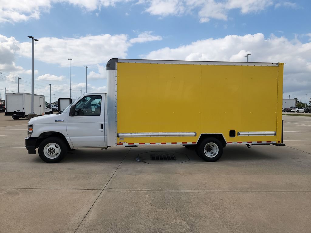 Used 2024 Ford E-350 and Econoline 350 Super Duty w/ Driver's Safety Package image 8