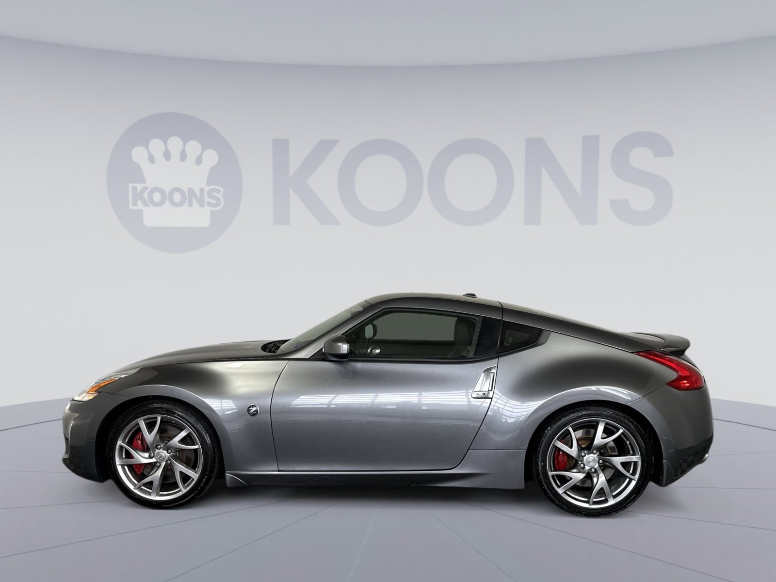 Used 2013 Nissan 370Z Touring w/ Sport Pkg RWD image 2