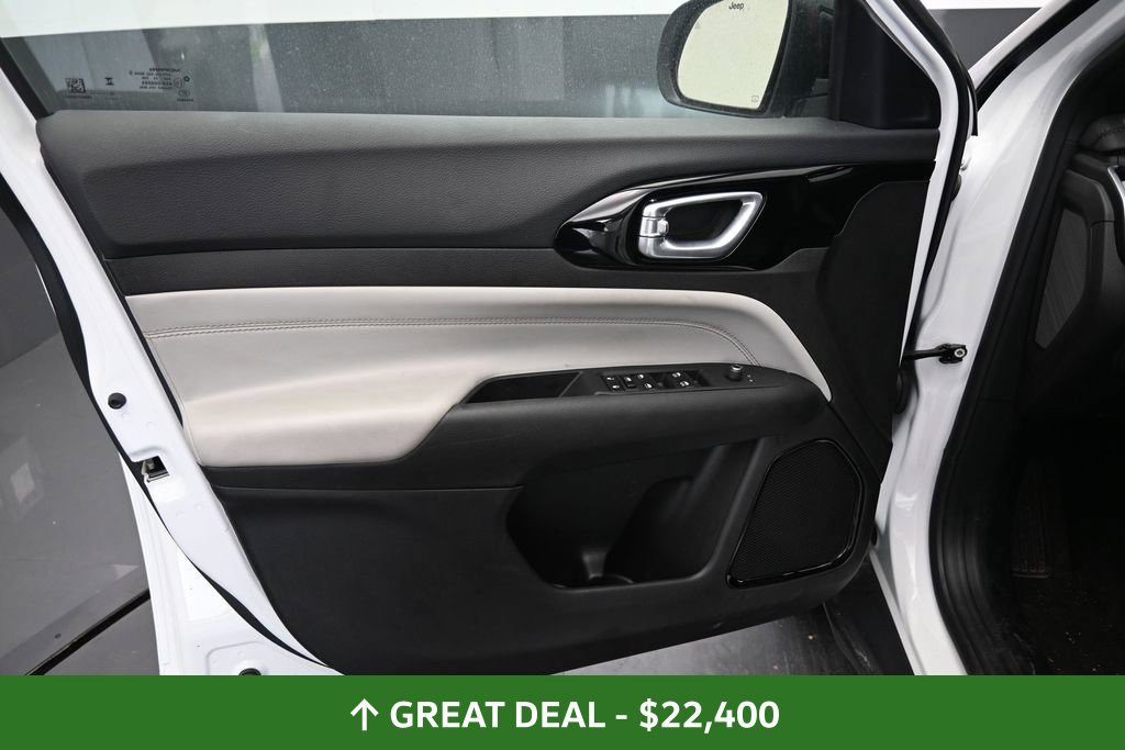 Used 2025 Jeep Compass Limited AWD/4WD image 19