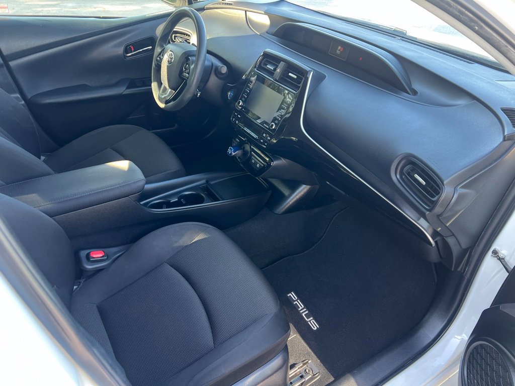 Used 2021 Toyota Prius L Eco FWD image 11