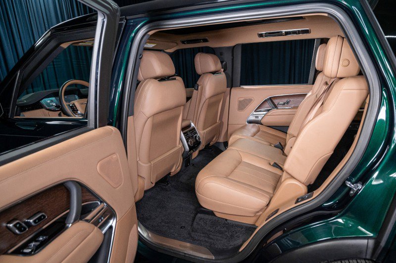 Used 2024 Land Rover Range Rover Long Wheelbase SE image 15