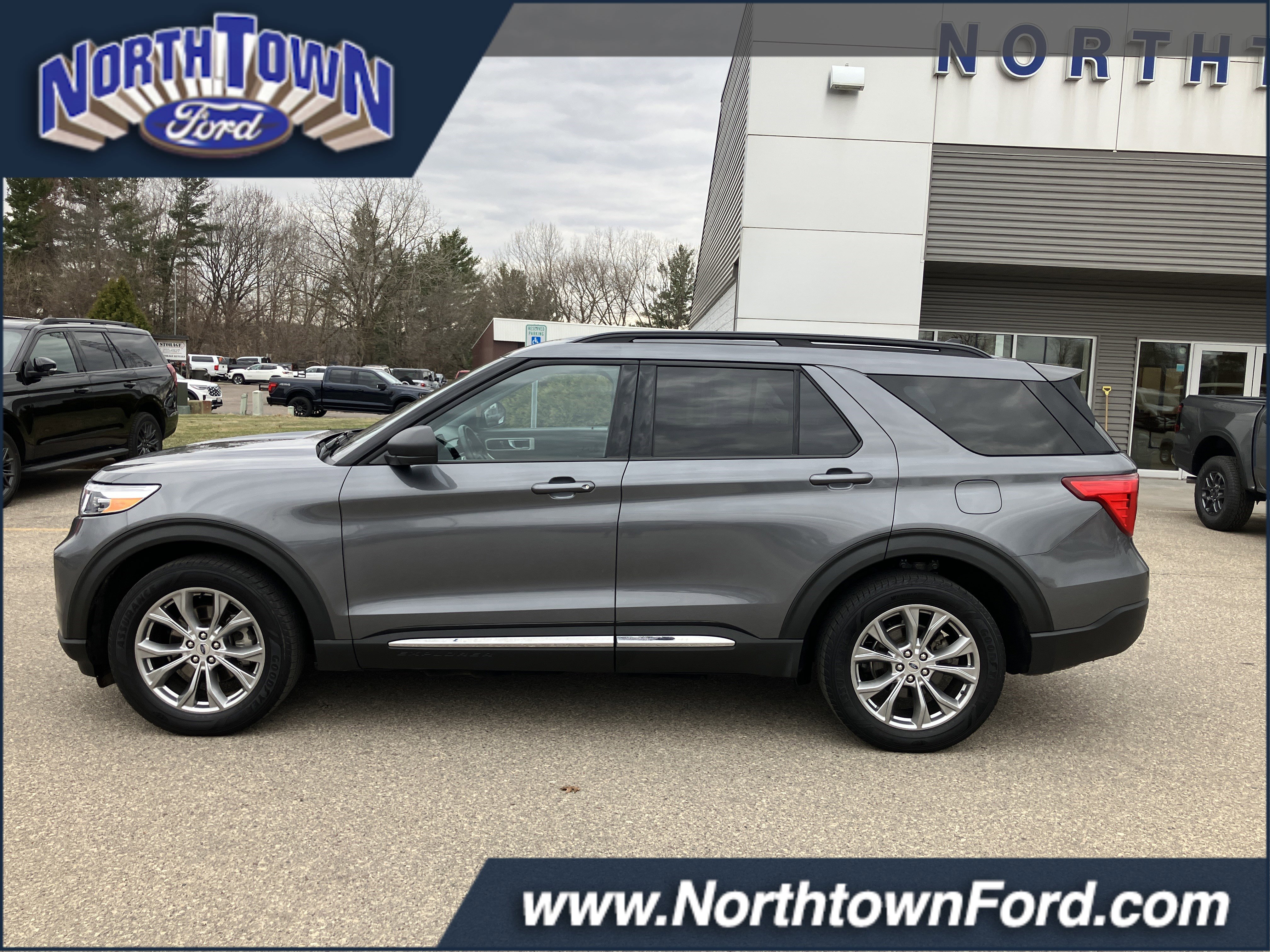 Used 2021 Ford Explorer XLT w/ Equipment Group 202A AWD/4WD image 1