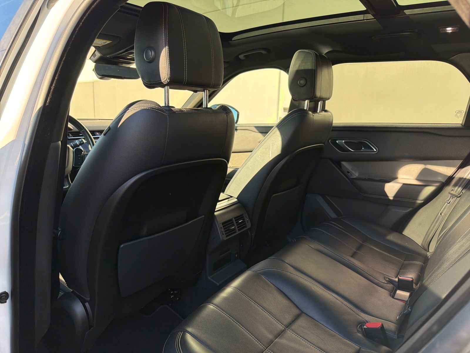 Used 2019 Land Rover Range Rover Velar S image 6