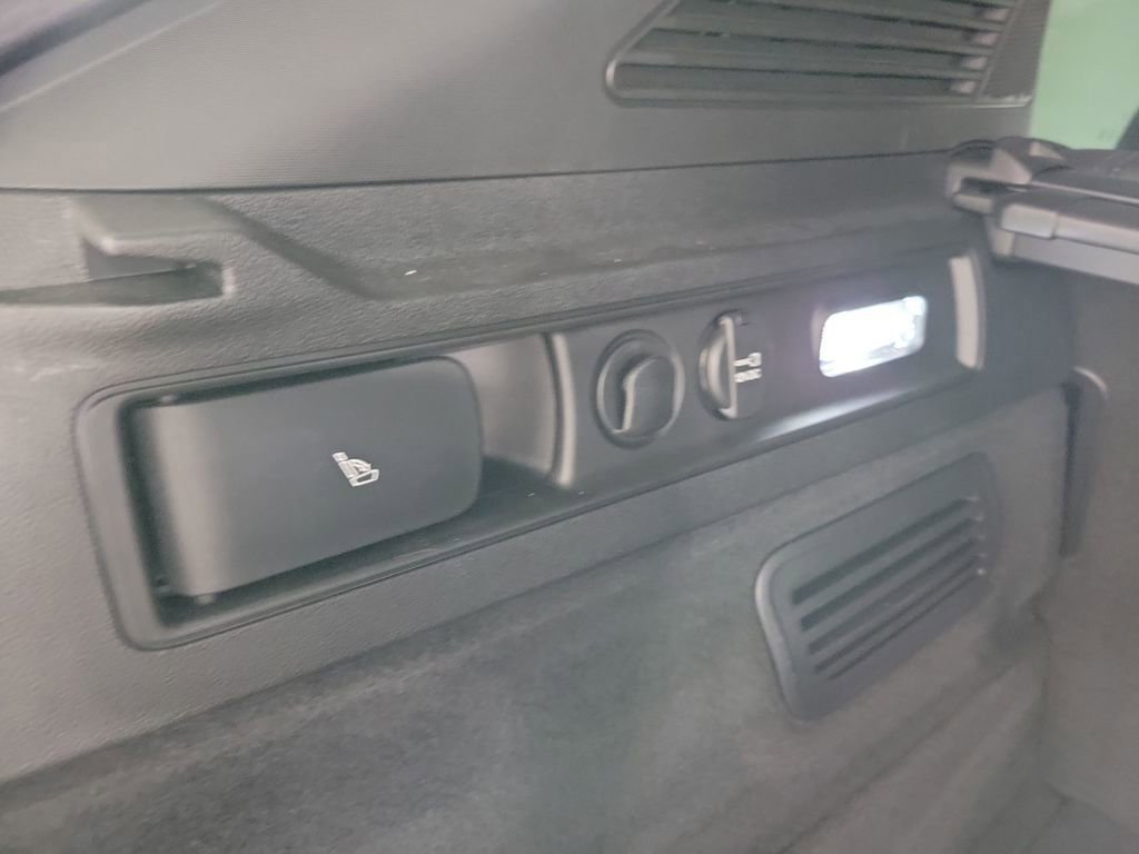 Used 2024 Alfa Romeo Stelvio Ti image 19