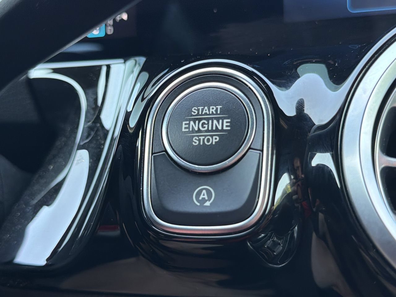 Used 2025 Mercedes-Benz GLA 250 image 10