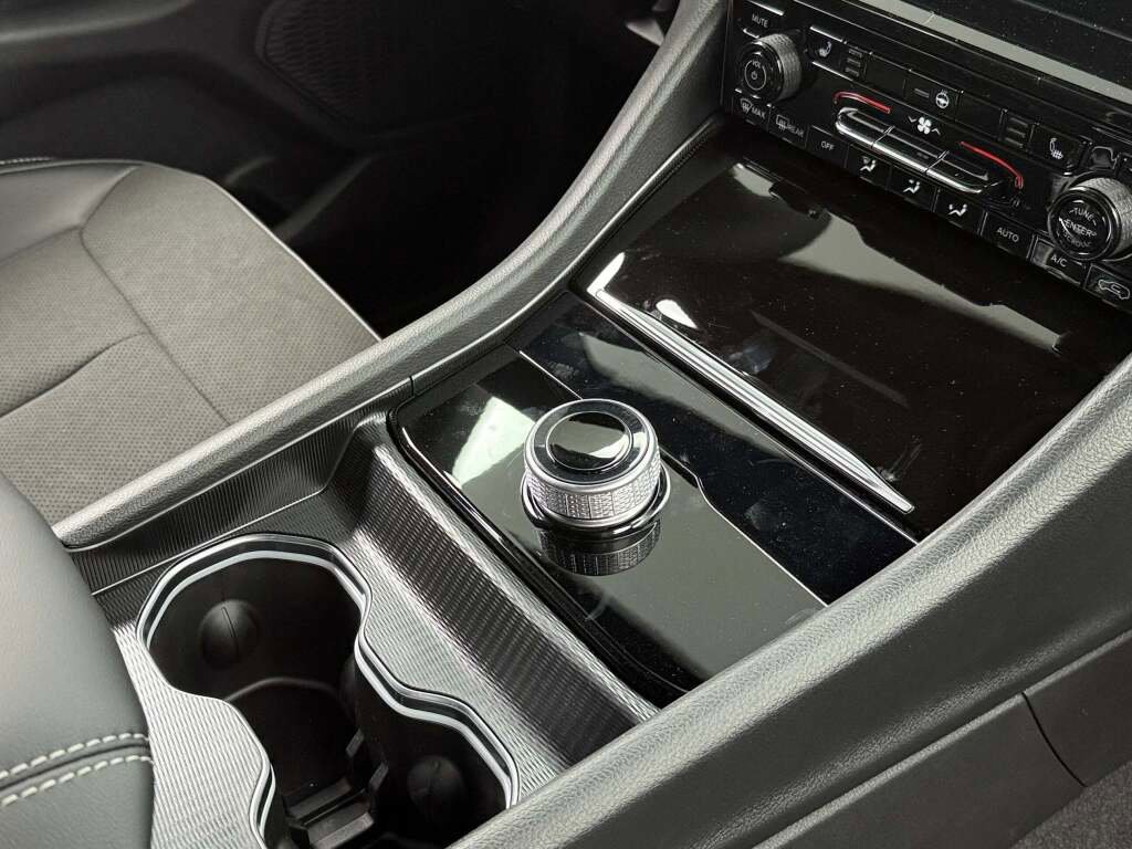 New 2025 Jeep Grand Cherokee L Laredo image 30