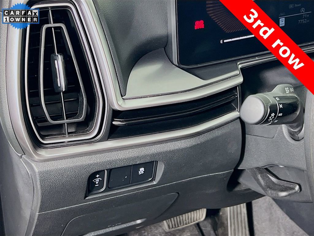 Certified 2025 Kia Sorento LX image 11