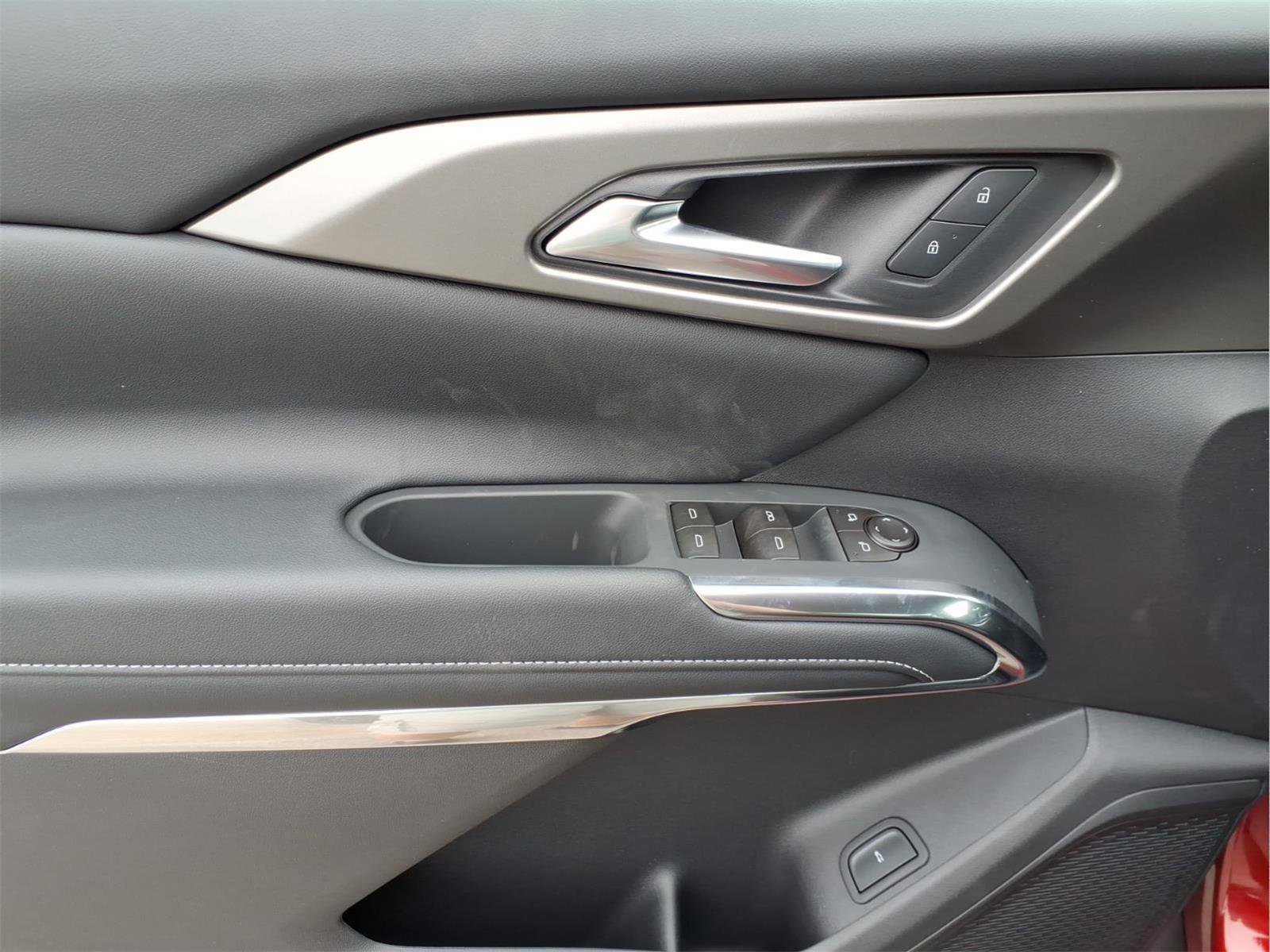 New 2026 Chevrolet Traverse LT image 14