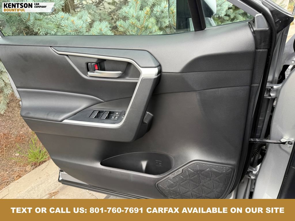 Used 2025 Toyota RAV4 XLE image 20