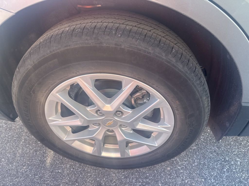 Used 2023 Chevrolet Equinox LS w/ LS Convenience Package image 8