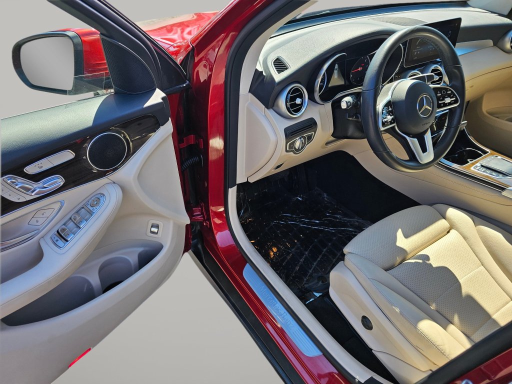 Used 2021 Mercedes-Benz GLC 300 4MATIC image 42