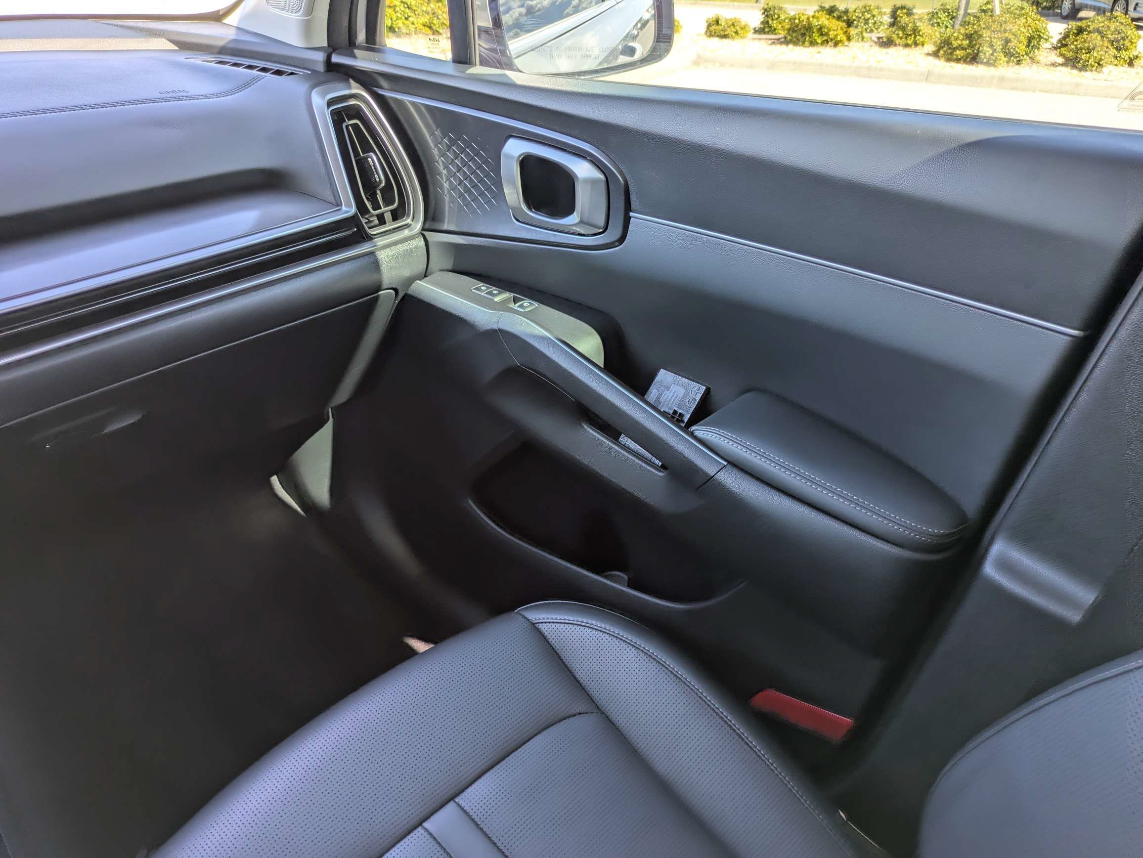Used 2025 Kia Sorento S FWD image 17