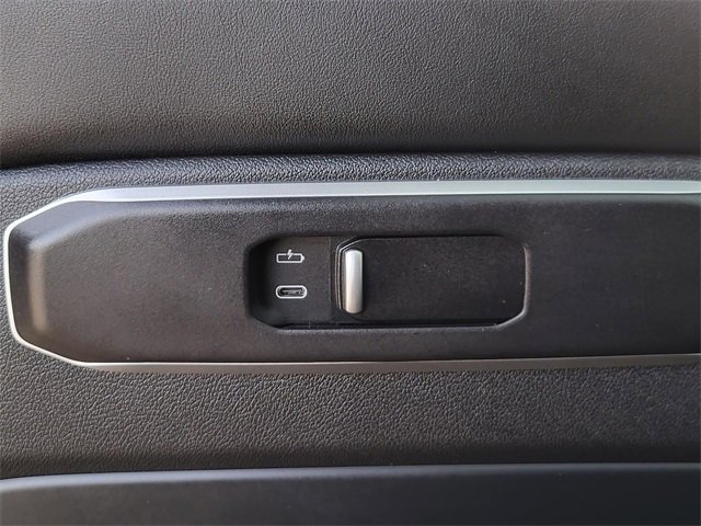 Used 2024 BMW X7 xDrive40i image 18