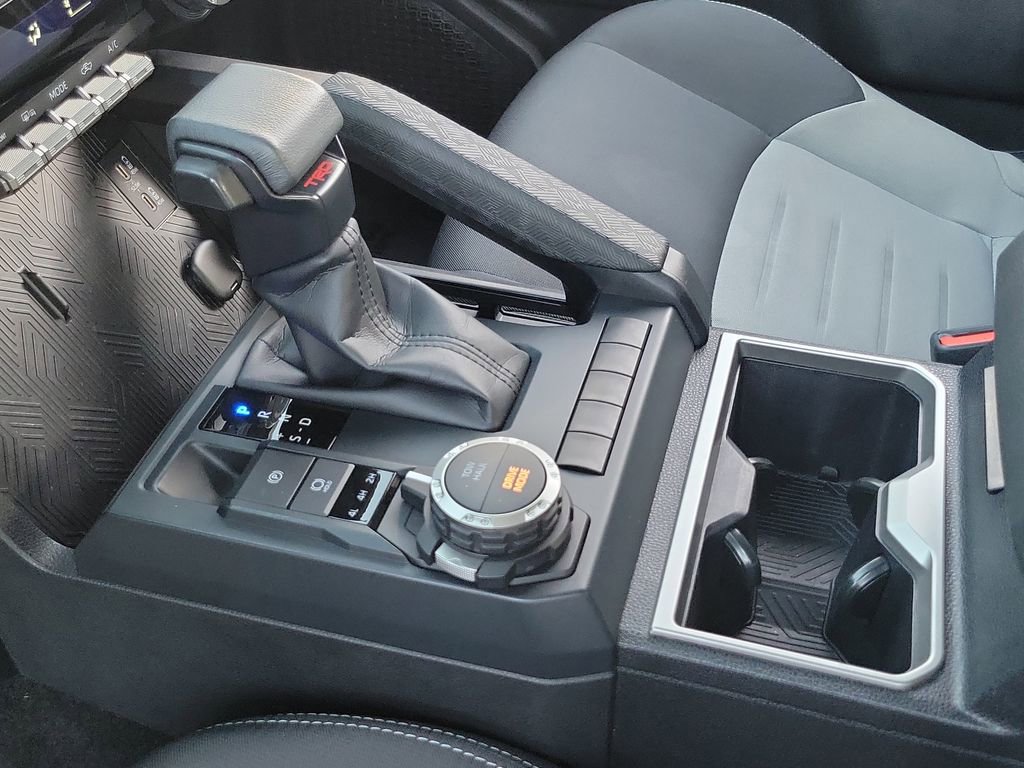 Used 2025 Toyota Tacoma TRD Sport AWD/4WD image 12