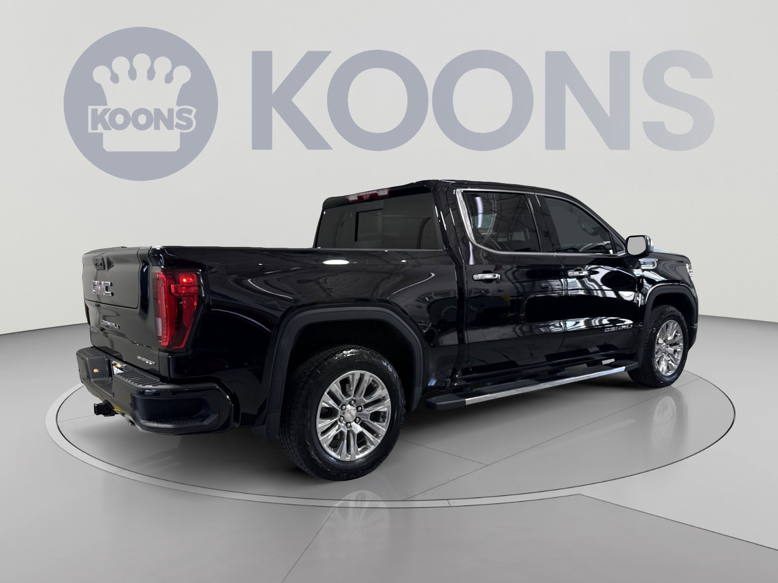 Used 2024 GMC Sierra 1500 Denali w/ Technology Package AWD/4WD image 11