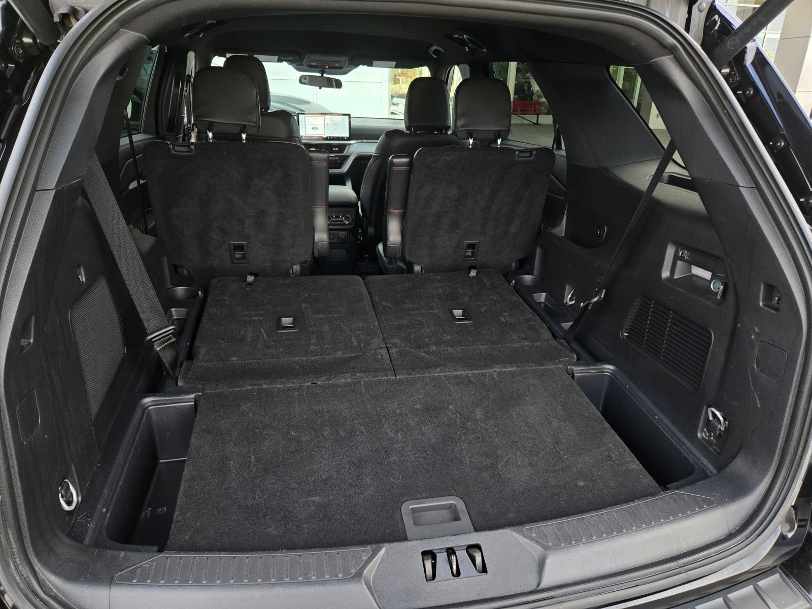 Used 2025 Ford Explorer ST-Line AWD/4WD image 23