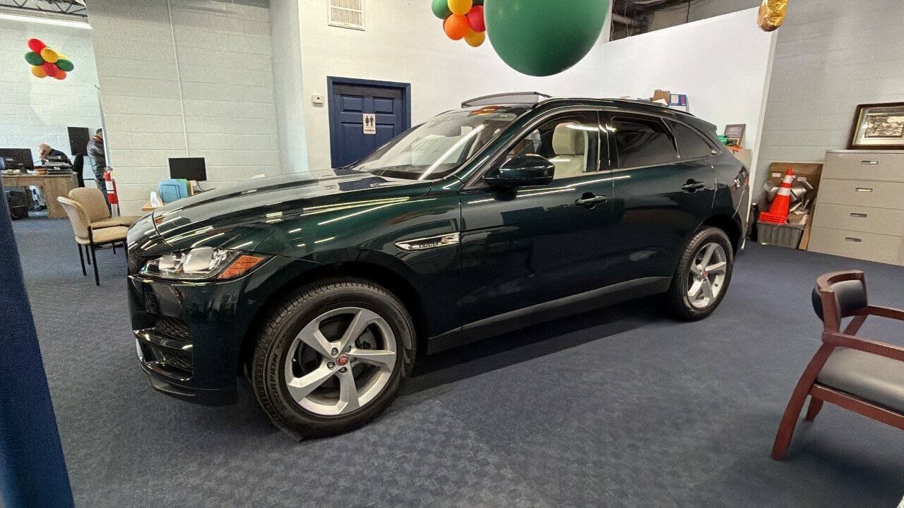 Used 2018 Jaguar F-PACE Premium AWD/4WD image 2