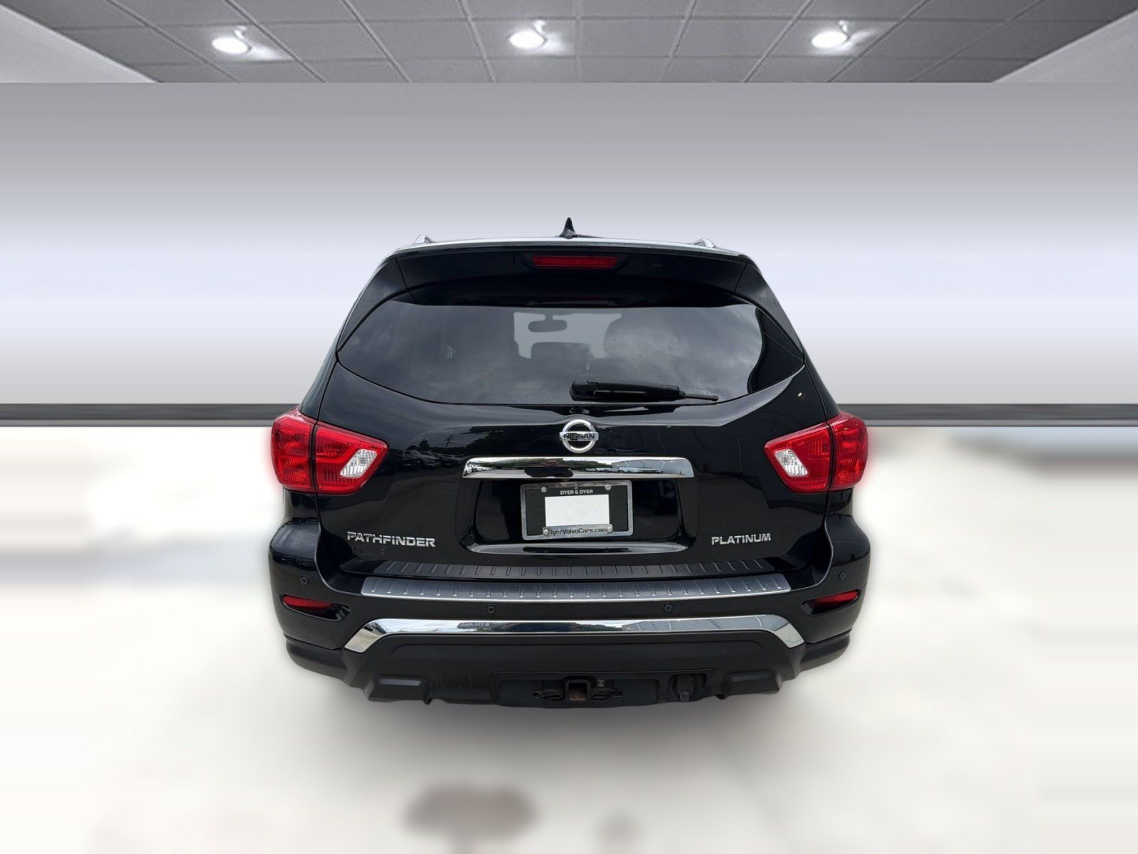 Used 2019 Nissan Pathfinder Platinum w/ Cargo Package FWD image 10