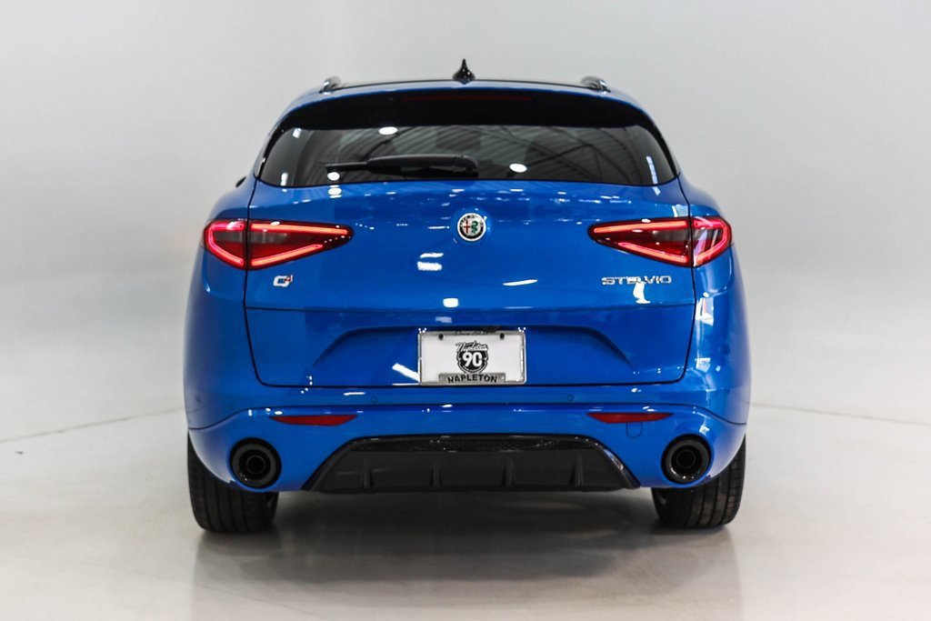 Used 2023 Alfa Romeo Stelvio Veloce AWD/4WD image 4