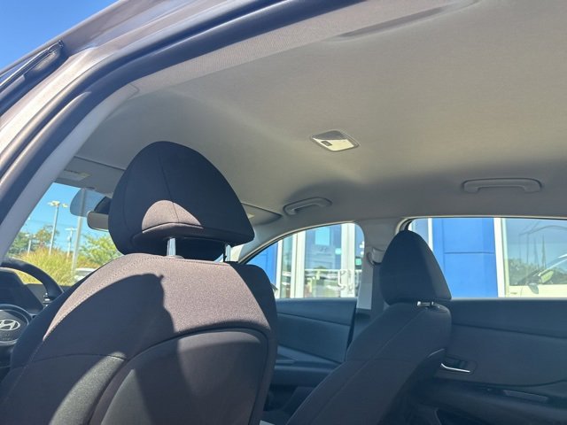Certified 2025 Hyundai Elantra SE image 51