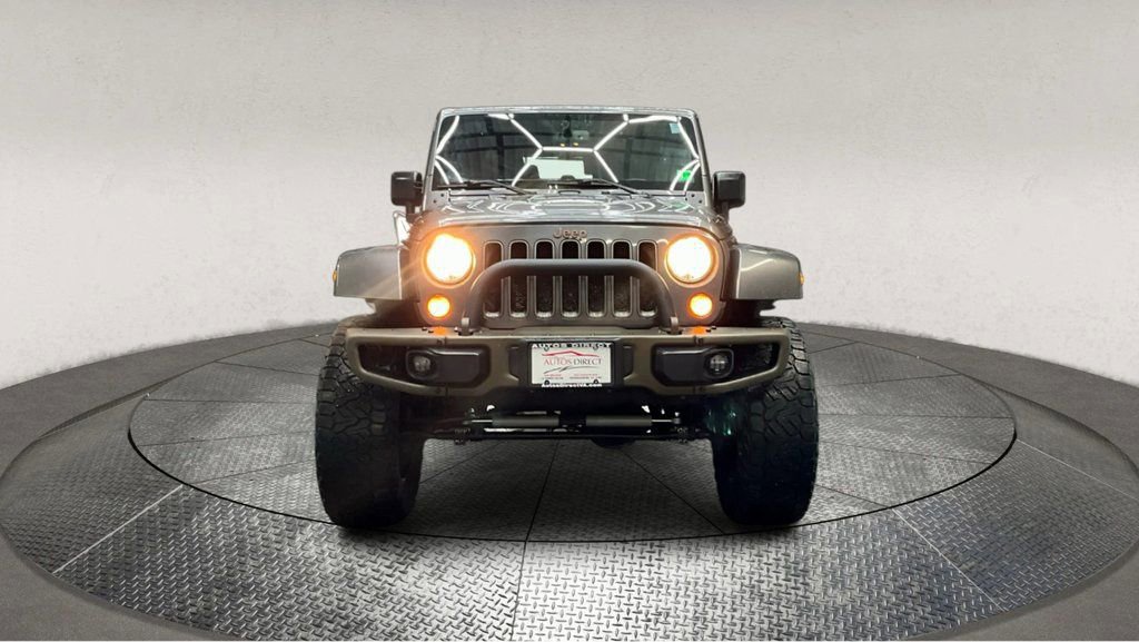 Used 2016 Jeep Wrangler Sahara image 3