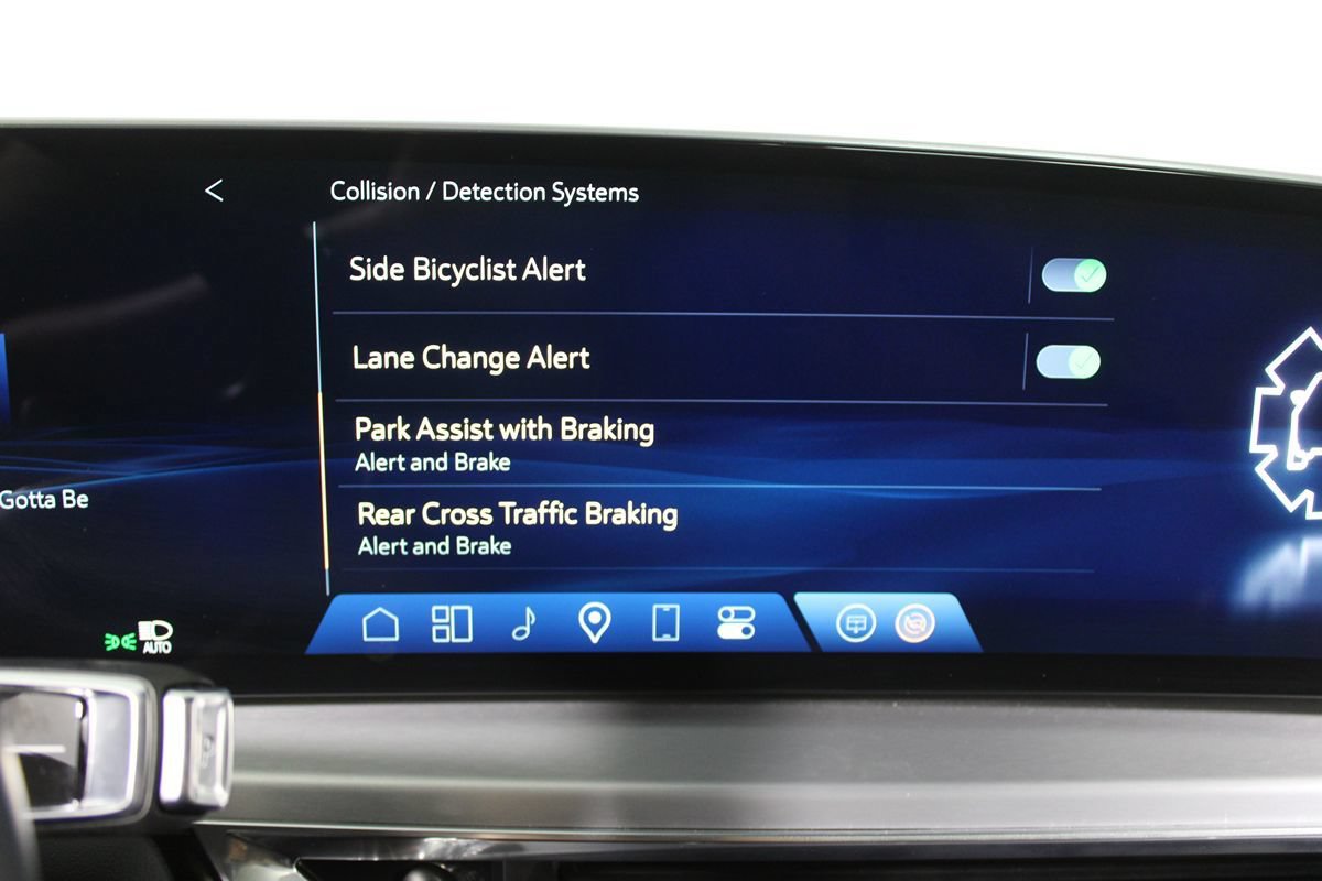Used 2024 Cadillac Lyriq Luxury AWD/4WD image 23