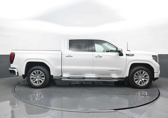 Used 2024 GMC Sierra 1500 Denali w/ Technology Package AWD/4WD image 2