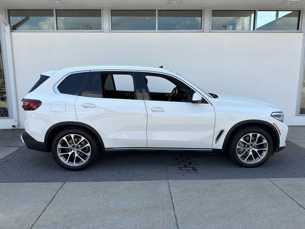 Used 2023 BMW X5 xDrive40i w/ Premium Package AWD/4WD image 4